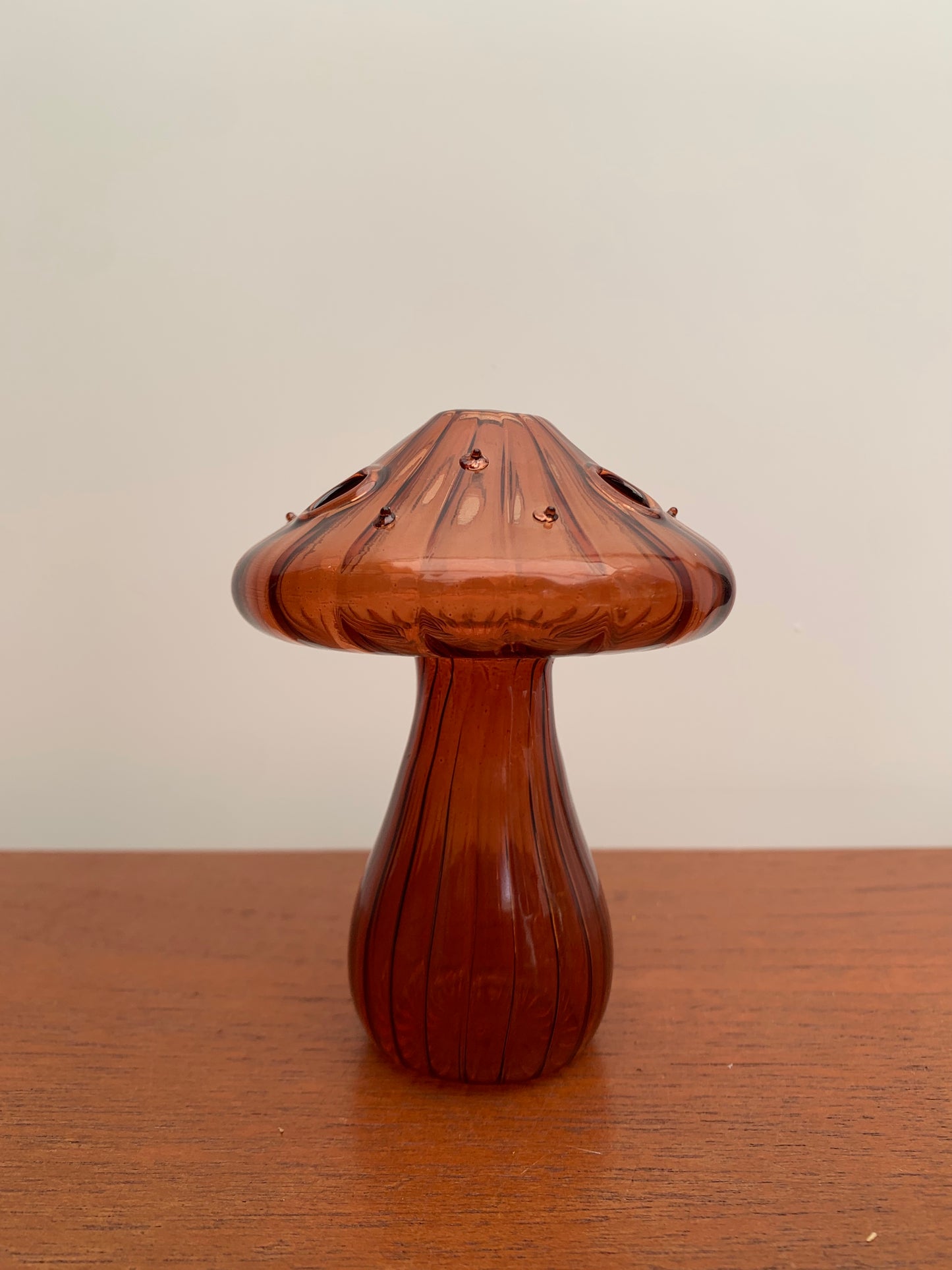 Mushroom Vase - Amber