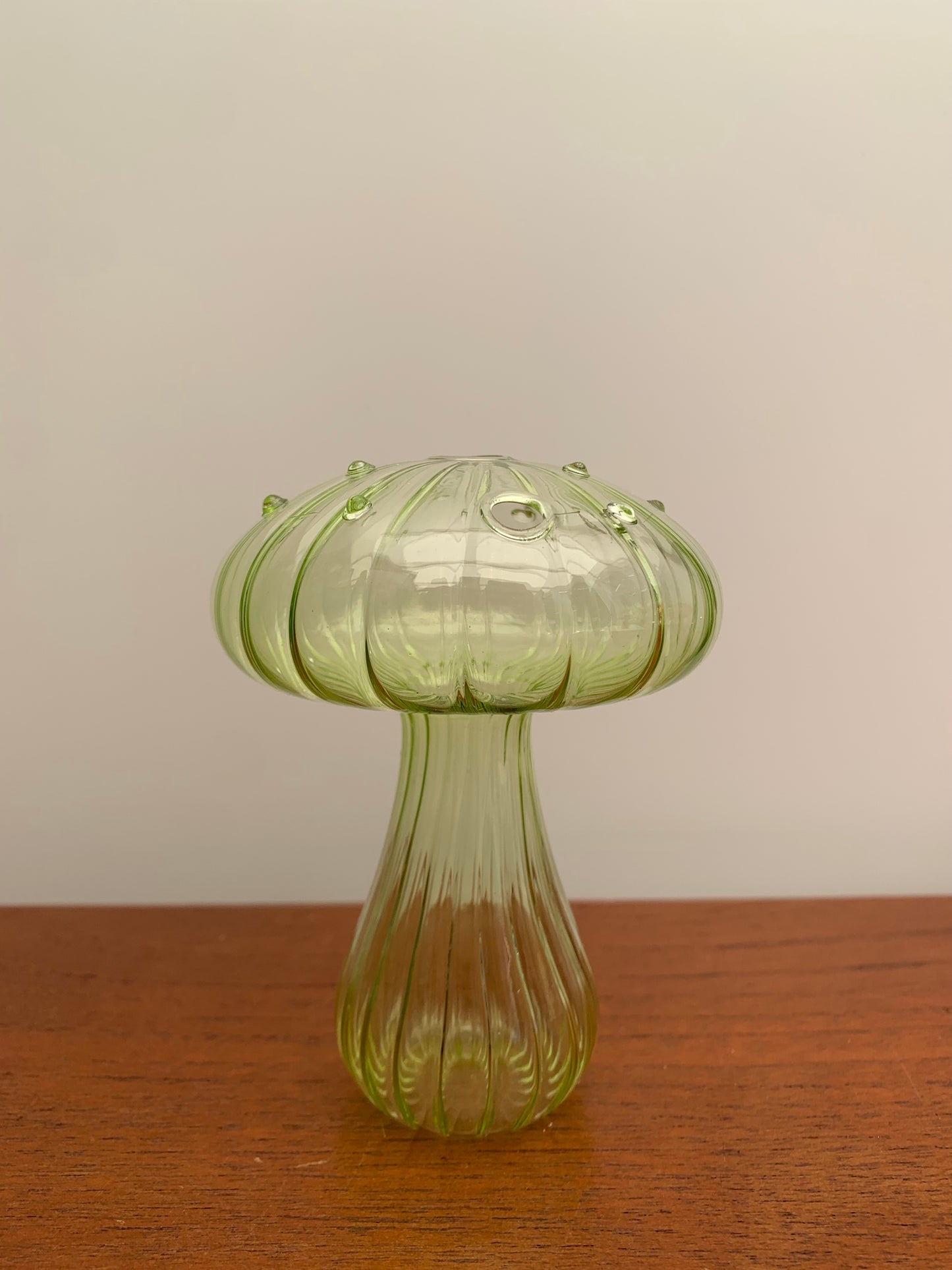 Mushroom Vase - Sage